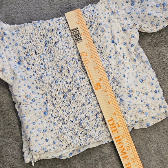 ASTR The Label Blue White Ditsy Floral Puff Sleeve Smocked Crop Top Small Whimsy - Picture 9 of 9